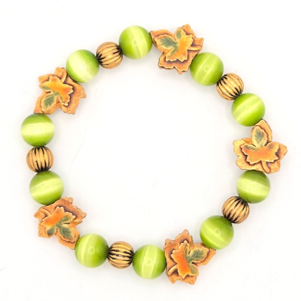 Green Cats Eye Glass Bead Stretch Bracelet‎ Gold Tone Enameled Maple Leaf Autumn